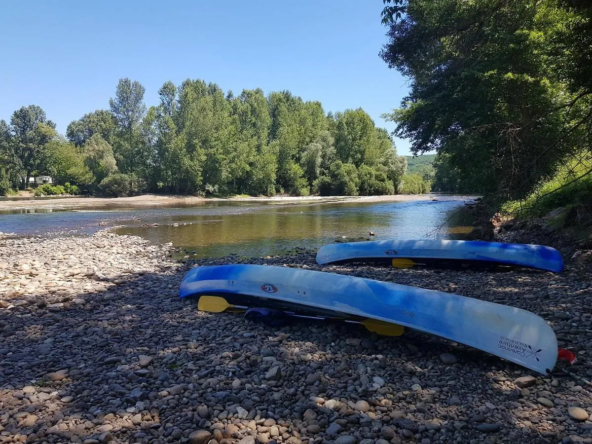 Charmante Maison Entre Lot & Dordogne Avec Piscine Privee Payrac 0*,  França