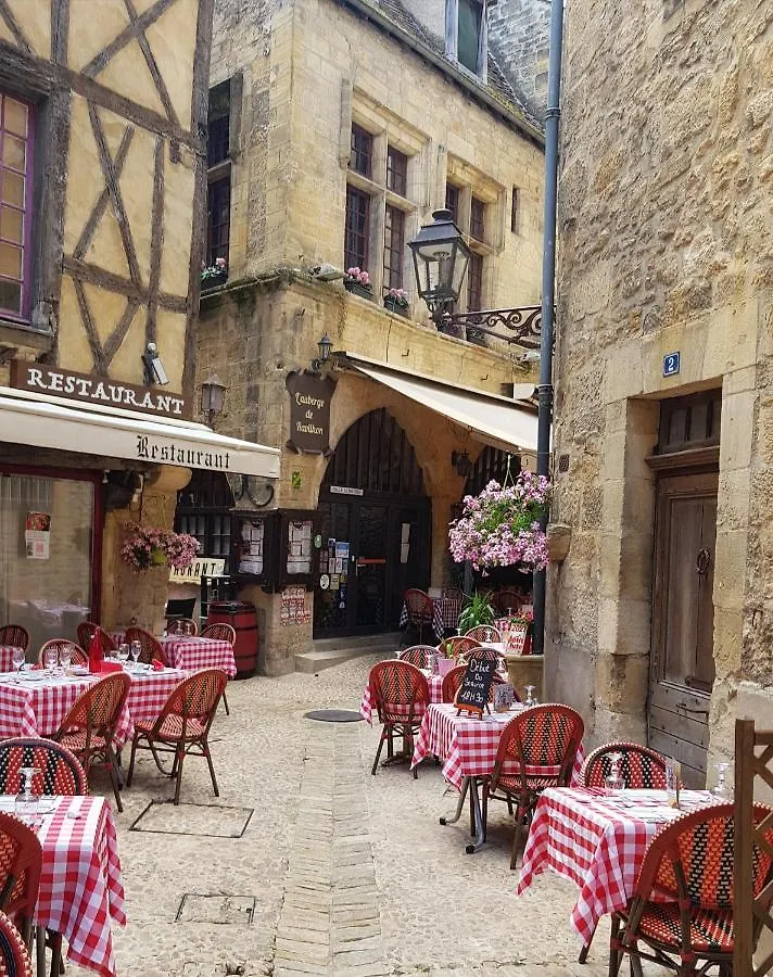 Casa de Férias Charmante Maison Entre Lot & Dordogne Avec Piscine Privee Payrac França