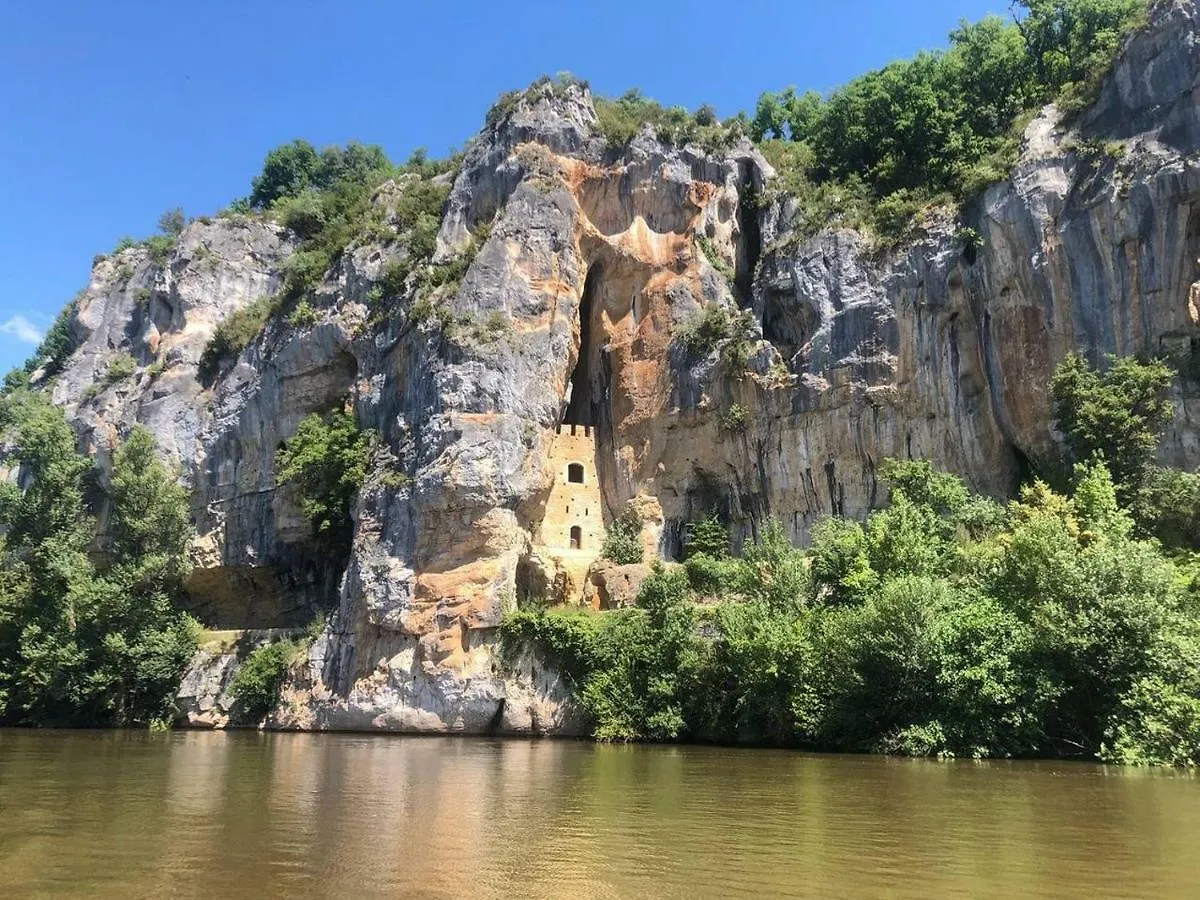 Casa de Férias Charmante Maison Entre Lot & Dordogne Avec Piscine Privee Payrac